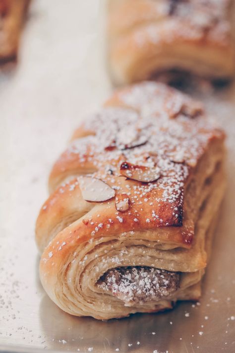 Almond Bear Claws | Vegan | healthienut - Easy to follow plant-based recipes Bear Claw Recipe, Healthy Protein Desserts, Laminated Dough, Dairy Free Dips, Artisan Bakery, Vegan Pastries, Crescent Roll Recipes, Almond Paste, Bear Claw