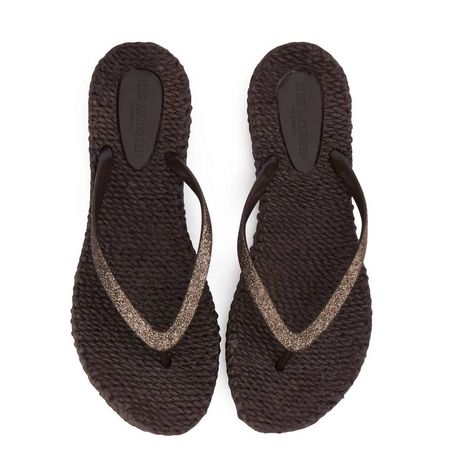 Thanks For Checking Out Our Fabulous Posh Closet!! All Of Our Items Are New With Tags! Never Worn Or Used <3 - Composition: Air Rubber - Description: Pair These With A Cozy Robe And We Call This Loungewear Luxe. These Flip Flops Feature A Coastal Molded, Weaved Wicker-Designed Sole That Adds A Distinctive Touch To Their Appearance. They Are Equipped With Glitter Straps For A Stylish Accent. The Sole Is Made From A Blend Of Rubber And Pvc, Combining Flexibility And Durability While Remaining Ligh Slippers, Flip Flops, Glitter, Composition, Glitter Flip Flops, Ilse Jacobsen, Bronze Color, Lounge Wear, Women Shoes