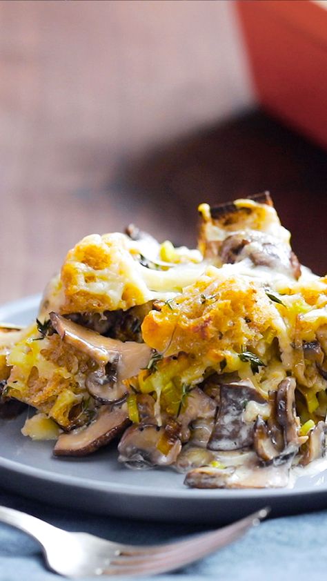 Quick Sides, Mushroom Bread Pudding, Mushroom Bread, Savory Bread Pudding, Savory Bread Puddings, Savory Breads, Moon Pie, Stuffing Ingredients, Creamed Leeks