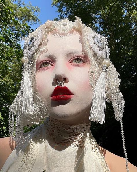 All Posts • Instagram White Vampire Makeup, Halloween Costumes White Hair, White Editorial Makeup, Red And White Makeup, Halloween Inspo Outfit, Circus Party Costume, Face Halloween Makeup, White Vampire, Weird Wedding