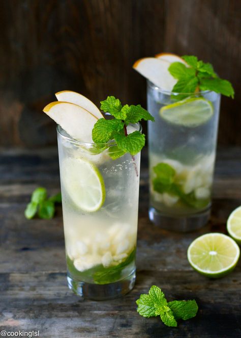 Asian Pear Mojito Recipe - made with crunchy Asian pears and honey simple syrup. Pear Mojito, Octopus Recipes, Raspberry Mojito, Honey Simple Syrup, Best Summer Cocktails, Asian Pear, Mojito Recipe, Easy Asian, Apple Pear