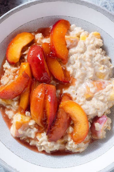 Peach Baked Oatmeal, Peach Oatmeal, Caramelized Peaches, Maple Oatmeal, French Toast Waffles, Oatmeal Toppings, Breakfast Photography, Make Top, French Toast Breakfast