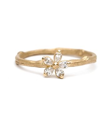 Daisy Diamond Ring on Twig Band Flower Ring Design, Daisy Engagement Ring, Wedding Ring Flower, Sun In The Morning, Face The Sun, Stacked Rings Boho, White Gold Engagement Rings Vintage, Flowers Ring, Flowers Daisy