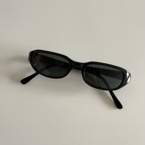 Black aviator sunglasses