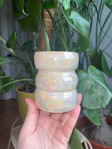 Mother Of Pearl Luster Ceramics, Luster Ceramics, Pottery Cafe, Ceramics Vase, Groovy Art, Handmade Ceramic Vase, Functional Ceramics, Handmade Ceramics Vase, Pottery Glazes