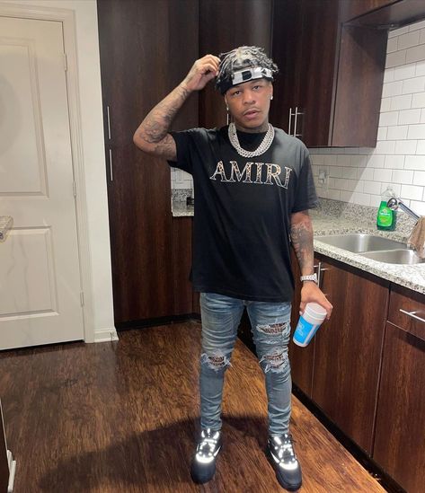 Amiri Outfit, Dior B22 Black, Rylo Rodriguez, Dior B22, Thug Style, Drippy Outfit, Rapper Outfits, Patch Jeans, Black Men Fashion Swag