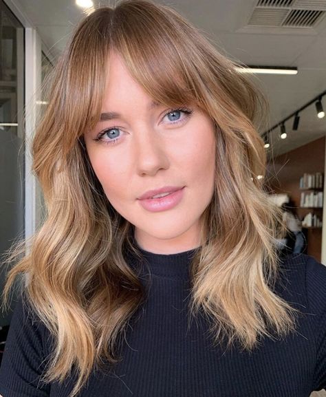 Curtain Bangs Shoulder Length Layered Hair, New Hair Trends, Trendy Haircuts, Curtain Bangs, Ginger Hair, Hair A, Hair Dos, Hairstyles With Bangs, Fine Hair