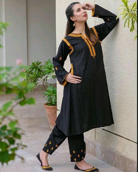 Karhai Designs For Women, Stylish Black Dress, डिजाइनर कपड़े, Girls Dresses Sewing, Designer Party Dresses, Beautiful Black Dresses, Gaun Fashion, Pakistani Fashion Casual, Stylish Short Dresses