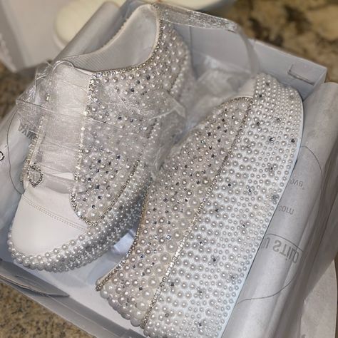 Bedazzled Wedding Sneakers! Never Worn, They Were Too Small For Me But They Are Beautiful. ****I Also Have A Size 9.5 For Sale As Well**** Decorate Sneakers, Wedding Sneakers For Bride, Bedazzled Stuff, Chic Bedrooms, Bridal Sneakers, Wedding Sneakers, Pnina Tornai, Wedding 2025, Dresses Cocktail