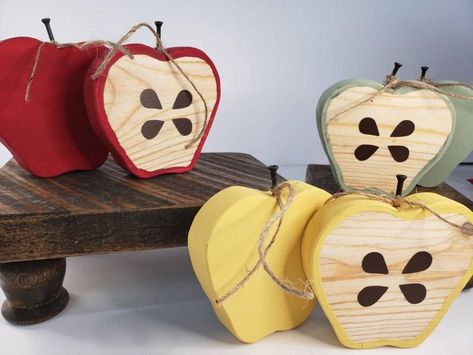 Thanksgiving Wood Crafts, Wooden Apple, Apple Kitchen Decor, Elf Christmas Decorations, Mini Pillows, Table Halloween, Wood Riser, Wood Apples, Apple Craft