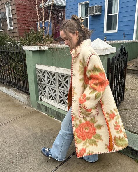 Bea Shop | Vintage Italian wool blanket turned into my new favorite coat 🥰 . . . #diy #handmade #fashion #sewing #designer #sustainablefashion… | Instagram Jacket From Blanket, Blanket Jacket Diy Free Pattern, Blanket Jacket Diy, Blanket Coat Pattern, Diy Quilted Jacket, Blanket Coats, Wool Blanket Coat, Vintage Wool Blanket, Blanket Jacket