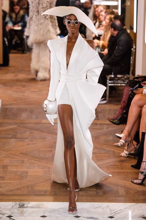 2019 Couture, Collection Couture, Jeanne Lanvin, Elsa Schiaparelli, Spring Couture, Couture Mode, Alexandre Vauthier, Elegante Casual, White Outfit