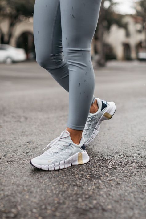 brighton butler, nike metcon sneakers, sneakers, fitness shoes, training shoes Weight Training Shoes, Best Gym Shoes, Apl Sneakers, Womens Workout Shoes, Trainers Outfit, Nike Training Shoes, Workout Sneakers, Fitness Shoes, Nike Metcon