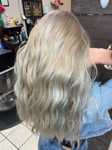 Blue Toned Blonde Hair, Blonde Streaks In Blonde Hair, Blonde And Pastel Blue Hair, Platinum Blonde Hair With Blue Streaks, Blonde Hair Light Blue Highlights, Blonde With Light Blue Highlights, Blonde Hair With Coloured Streaks, Blond Hair Blue Highlights, Blonde Hair With Light Blue Highlights