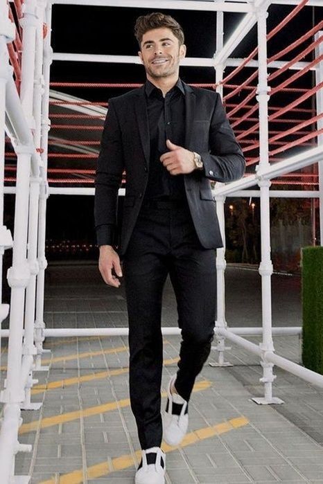 Men timeless style with a bit of rock Black Blazer Outfit Men, Zac Efron Style, Zach Efron, Suits And Sneakers, Terno Slim, Black Outfit Men, Boo Thang, Blazer Outfits Men, Black Suit Men