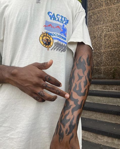 Sasuke Tattoos, Sasuke Curse Mark Tattoo, Sasuke Curse Mark, Mark Arm, Curse Mark Tattoo, Star Tattoos For Men, Curse Mark, Black People Tattoos, Arm Tattoos Black