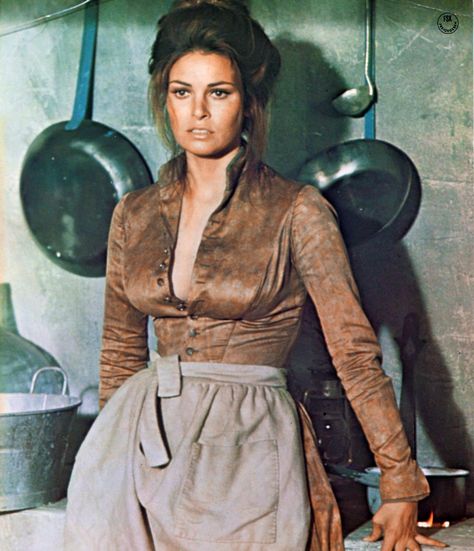 Raquel Welch Raquel Welch 1970, Hannie Caulder, Foster Grant Reading Glasses, Rachel Welch, Best Action Movies, Fantastic Voyage, Strong Female Characters, Lynda Carter, Joan Collins