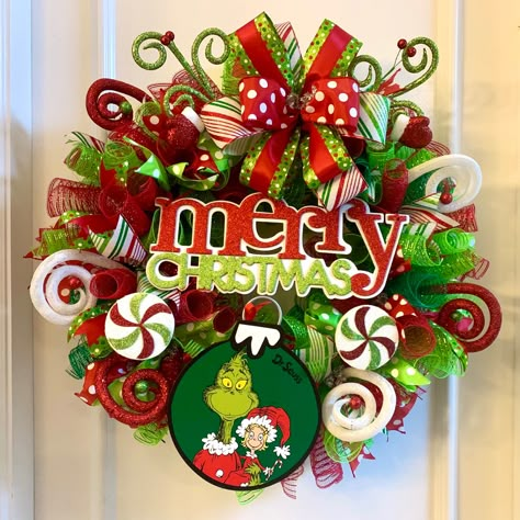 The Grinch Christmas Wreath, Diy Grinch Wreaths For Front Door, Grinch Diy Wreath, Grinch Reef Ideas, Grinch Wreath Ideas Diy, Christmas Wreaths Grinch, How To Make A Grinch Wreath, Grinch Reef, Grinch Deco Mesh Wreath