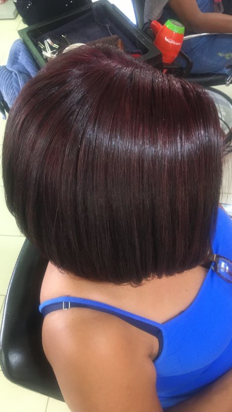 Burgundy Brown Hair Color, Cherry Red Hair Color, Short Burgundy Hair, Hair Color Cherry Coke, Burgundy Brown Hair, Deep Red Hair Color, Dark Burgundy Hair, Sassy Fashion, Deep Red Hair