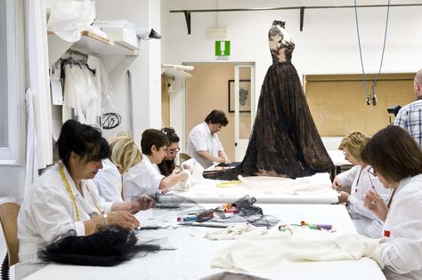 Tailors working at the atelier of Valentino Fashion Design Studio Workspaces, Designing Aesthetic, Fashion Atelier, Design Studio Workspace, Fashion Dream Job, Fashion Designer Studio, Valentino Haute Couture, Valentino Couture, Work Room