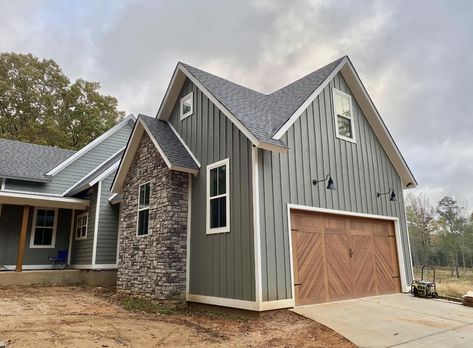 Cedar Shake Siding Accent Board And Batten, Siding Color Schemes Exterior, Vertical Green Siding, Tri Level Home Exterior, Exterior Colors For House, Green Gray House Exterior, Green Siding House, Ranch Home Exteriors, Ranch Patio