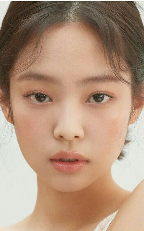 Korean Bangs Hairstyle, Korean Bangs, One Two Three, Jennie Kim Blackpink, Diy Beauty Hacks, Without Makeup, Kim Jisoo, Korean Makeup, Blackpink Jennie