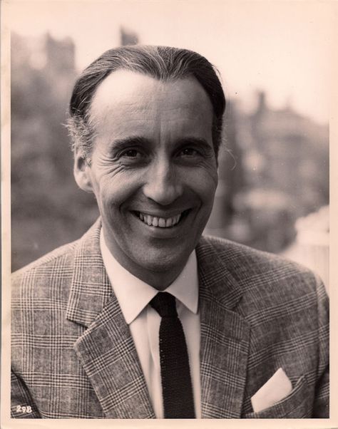 Sir Christopher Lee Hammer Horror Films, Mycroft Holmes, Christopher Lee, Hammer Films, Septième Art, Vincent Price, Bond Films, Blackest Knight, British Actors