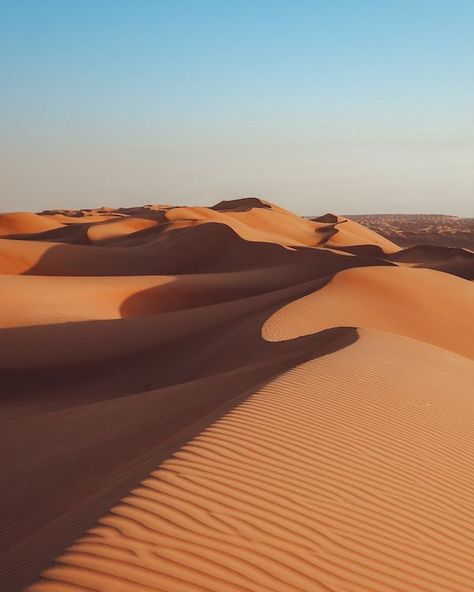 Sand Dunes Photography, Sand Dunes Drawing, Oman Aesthetics, Oman Landscape, Sand Dunes Aesthetic, Dunes Aesthetic, Oman Itinerary, Oman Desert, Glamis Sand Dunes