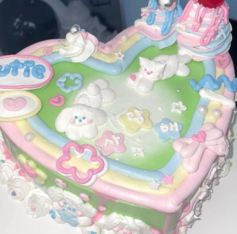 2000s Electronics, Unicorn Poop Cookies, Kawaii Green, Pink Desserts, Aesthetic Cake, Funny Birthday Cakes, Cute Snacks, Fake Cake, Cute Cake