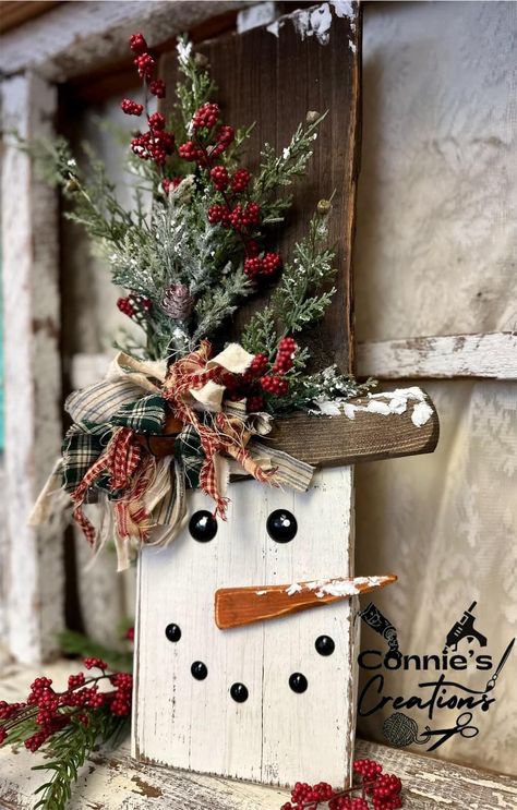 Wooden Snowman Crafts, Christmas Sled Decoration, Using Scrap Wood, Primitive Christmas Crafts, Snowman Crafts Diy, Wooden Snowmen, Wood Snowman, Snowman Christmas Decorations, Country Christmas Decorations