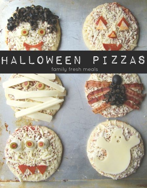 Fun Halloween Pizza Ideas - Love this Halloween food idea. http://FamilyFreshMeals.com Halloween Pizza Ideas, Halloween Pizzas, Halloween Meals, Menu Halloween, Carl Linnaeus, Halloween Sleepover, Halloween Pizza, Halloween Buffet, Recetas Halloween