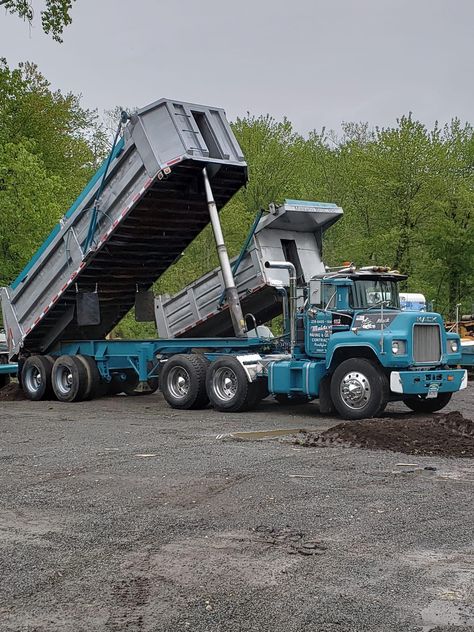 Old Mack Trucks, Mack Dump Truck, Mighty Machines, Classic Tractor, Dump Trailers, Antique Trucks, Sand And Gravel, Mack Trucks, Peterbilt Trucks