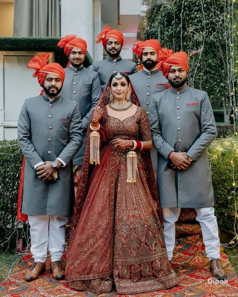 Indian Bride Photography Poses, Wedding Dates, Wedding Outfits For Groom, Bride Photos Poses, Bride Photography Poses, Bride Photoshoot, Indian Wedding Photography Poses, Bride Poses, Bridal Poses