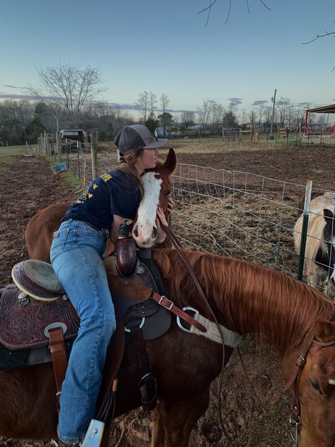 Horse Lover Aesthetic, Western Equestrian Aesthetic, Country Ranch Aesthetic, Horse Western Aesthetic, Owning A Horse Aesthetic, Reining Horse Aesthetic, Riding Outfits Western, Western Life Aesthetic, Western Riding Outfit