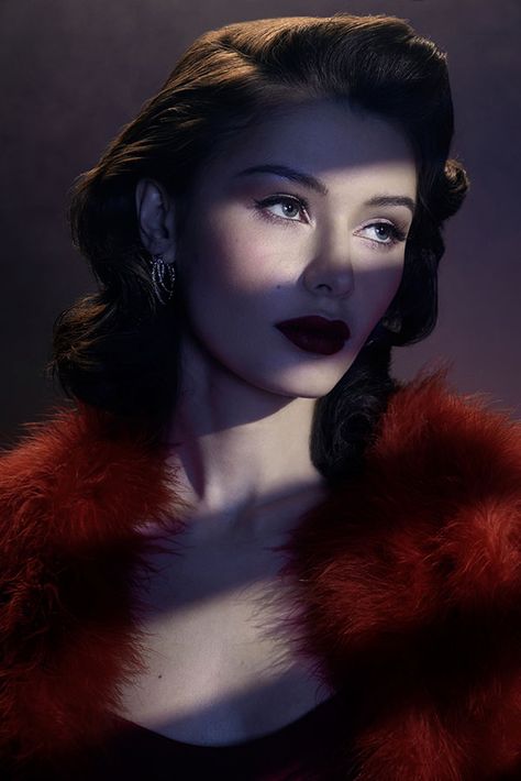 Shelly Webster, Film Noir Photography, Lindsay Adler, Foto Glamour, Vintage Photoshoot, Photographie Portrait Inspiration, Old Hollywood Glam, Dramatic Lighting, Poses References