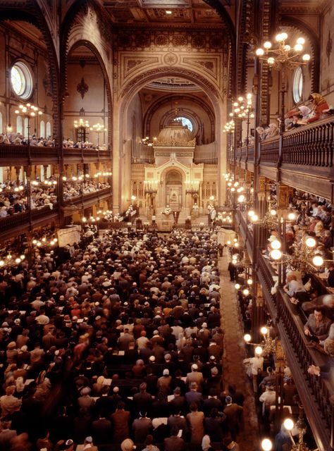 Yum Kippur, Yom Kippur Images, Day Of Atonement, Jewish Christmas, Jewish Calendar, Jewish New Year, Jewish Museum, Yom Kippur, Jewish Culture