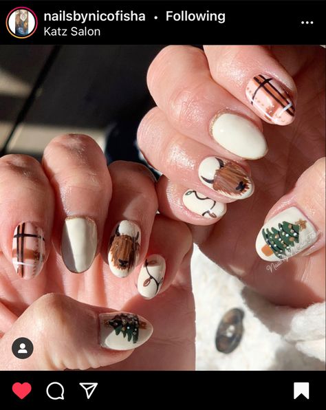 Boho Christmas Nail Art, Christmas Cow Nail Designs, Cowgirl Christmas Nails, Highlander Cow Nails, Western Holiday Nails, Cute Western Christmas Nails, Country Halloween Nails, Western Christmas Nails Acrylic, Cow Christmas Nails