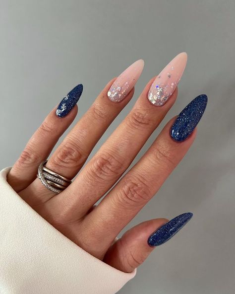 55 GORGEOUS WINTER NAIL DESIGNS TO COPY - Stylin by Sarita January Nails, Diy Glitter, Smink Inspiration, Fake Nails With Glue, Blue Nail Designs, Winter Nail Designs, New Year's Nails, Nailed It, Nail Accessories