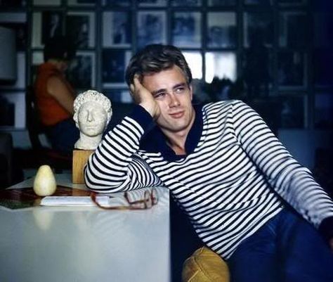 20 Amazing Photos Of The Always Young James Dean Jim Stark, Klasik Hollywood, James Dean Photos, Pier Paolo Pasolini, Jimmy Dean, Breton Stripes, East Of Eden, Marie Curie, Willie Nelson