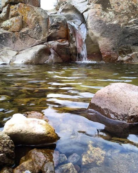 Rocks Reference Photo, Waterbody Landscape, Ocean Landscape Painting, Waterfall Paintings, Landscape Painting Tutorial, Watercolor Water, Scenic Photos, Ocean Landscape, Landscape Photography Nature