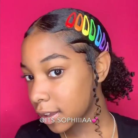 Heat Free Curls on Instagram: “Colorful snap clips @its.sophiiiaa . Follow us at @curlygirlco for more natural hair inspo! . : . #naturalhairdaily #naturalhairjourney…” Natural Hairstyles With Clips, Baddie Edges, Snap Clips Hairstyles, Hairstyles With Clips, Clips Hairstyles, Heat Free Curls, Baby Girl Hairstyles Curly, Natural Hair Growth Remedies, Protective Hairstyles For Natural Hair