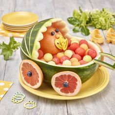 Baby Carriage - Watermelon Board Baby Fruit Tray, Baby Shower Fruit Tray Ideas, Baby Shower Fruit Ideas, Watermelon Baby Shower Ideas, Fruit Baby Carriage, Fruit Bowl Recipe, Baby Shower Fruit Tray, Watermelon Baby Carriage, Baby Shower Appetizers