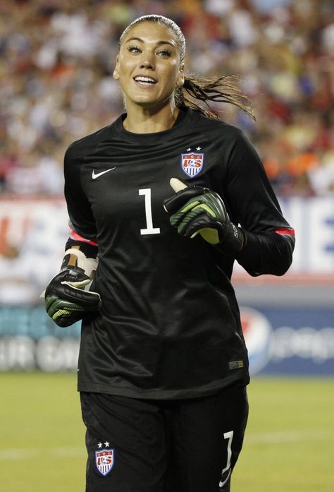 Hope Solo vs. France, June 14, 2014. (Kim Klement/USA Today Sports) Hope Solo, Soccer Team Pictures, Solo Wallpaper, Soccer Goalkeeper, Women Soccer, Charissa Thompson, Soccer Goalie, Soccer Stuff, Women's Soccer Team