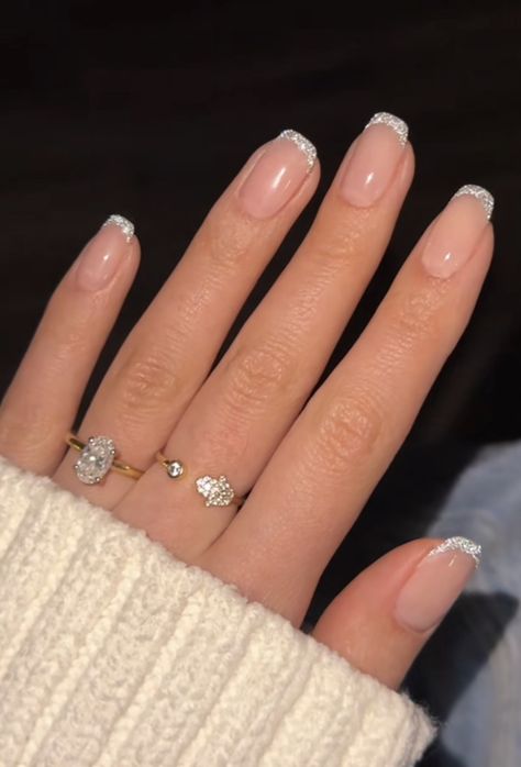 Glitter Tip Nails, Gel Nails French, Squoval Nails, Subtle Nails, Simple Gel Nails, Smink Inspiration, Casual Nails, White Nail, Neutral Nails