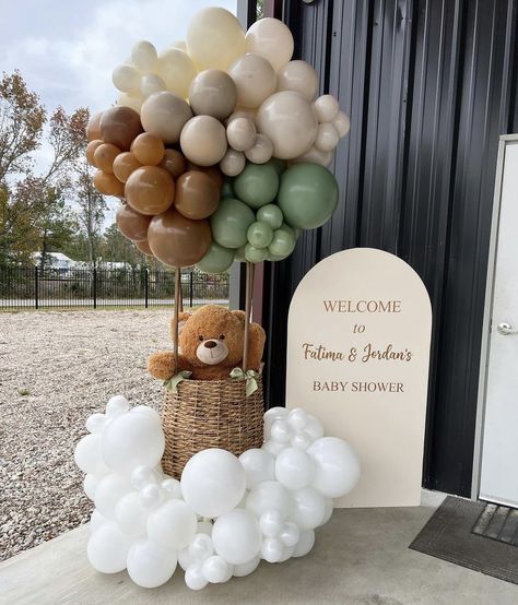 Bearly Wait Balloons, Babyshowerparty Ideas At Home, I Can Barely Wait Decor, Teddy Balloon Decoration, Bear And Balloons Decoration, Baby Shower Baloon Idea, Event Planning Decor, Beary First Birthday Balloon Arch, We Can Bearly Wait To Meet You