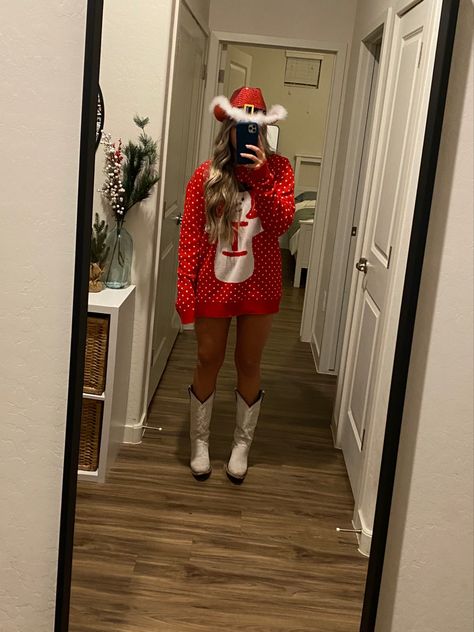 Christmas Party Outfits College, Christmas College Party Outfit, Cute Tacky Christmas Outfit, Oversized Christmas Sweater Outfit, Cowboy Christmas Party Outfit, Christmas Spirit Outfit, Christmas Country Outfits, Ugly Sweater Party Outfit, Santa Con Outfit Women