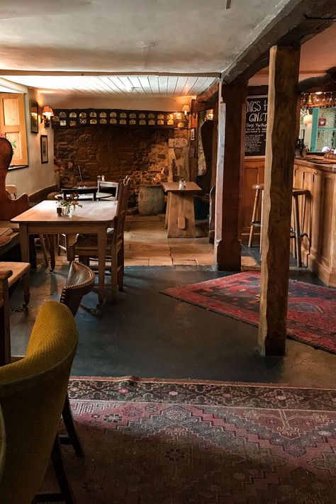 12 Charming Pubs With Rooms in The Cotswolds (2024) Cozy Pub Interiors, Uk Pub Interior, Home Irish Pub, Cosy Pub Aesthetic, English Pub Aesthetic, Country Pub Interior, English Pub Interior, Cozy Pub, Cosy Pub