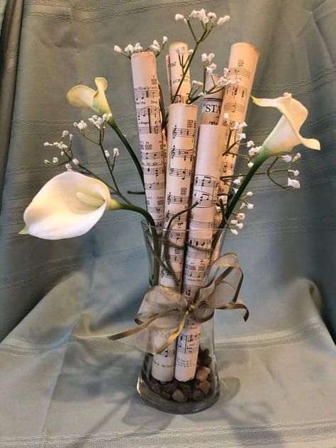 Music Centerpieces, Whisper Words Of Wisdom, Sheet Music Crafts, Book Themed Party, Book Centerpieces, Music Themed Wedding, Tafel Decor, Pastors Appreciation, Music Crafts