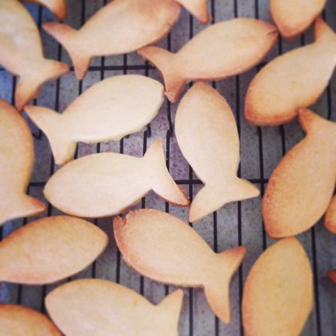 Tunip's Fish Biscuits Fish Biscuits, Octonauts Party, Fish Cookies, Biscuits, Sugar Cookie, Fish