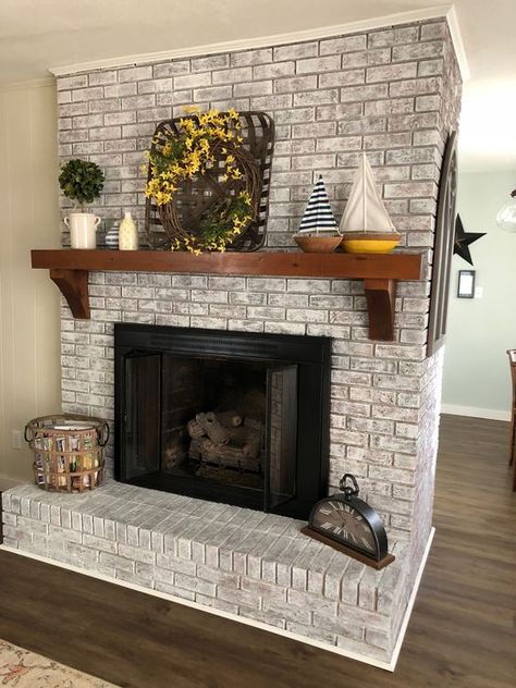 Chimney Ideas, Brick Fireplace Decor, Stove Hearth, White Wash Brick Fireplace, Fireplace Indoor, Fireplace Brick, Brick Ideas, Red Brick Fireplaces, White Brick Fireplace